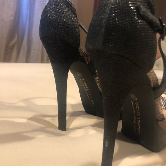 Chinese laundry heels! Perfect for holidays - Picture 5 of 6